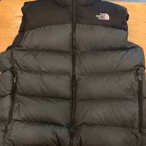 NWOT NORTHFACE 700 vest.